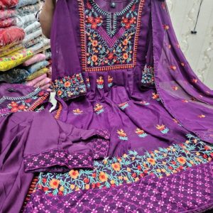 Indian readymade nayra cut 4pis
