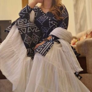 নায়রা কাট থ্রি-পিস
