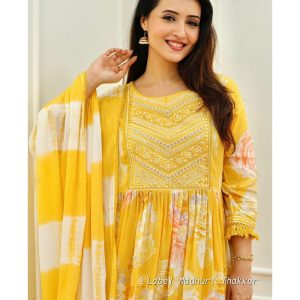 নায়রা থ্রি_পিস