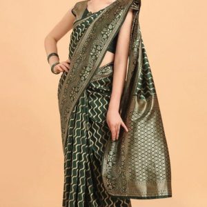 ব্লাউজ পিস সহ প্রিন্টেড সিল্ক শাড়ি