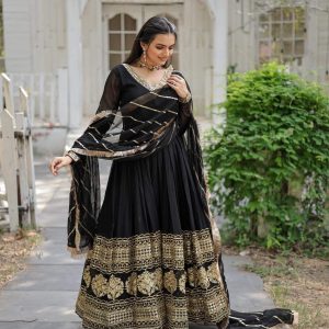 রেডিমেড জর্জেট এমব্রয়ডারি পার্টি ড্রেস