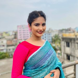 হাফ সিল্ক শাড়ি