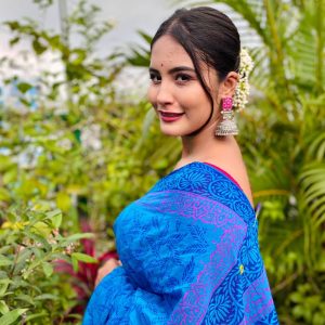 হাফ সিল্ক শাড়ি